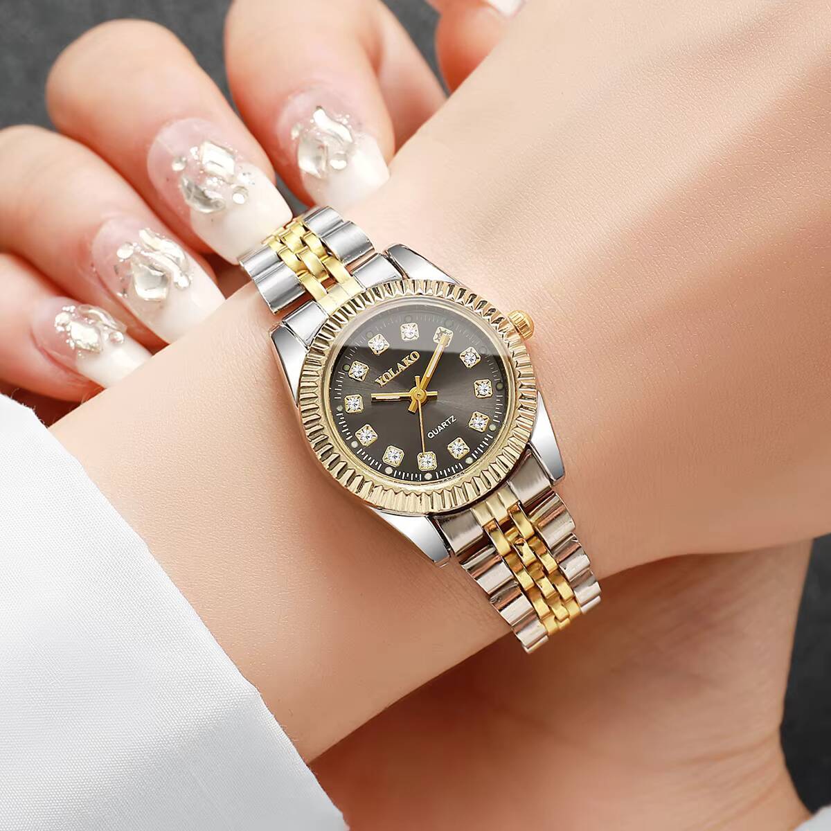 Montre à quartz pour femmes av - Luxury Watch Travel Case avis et prix